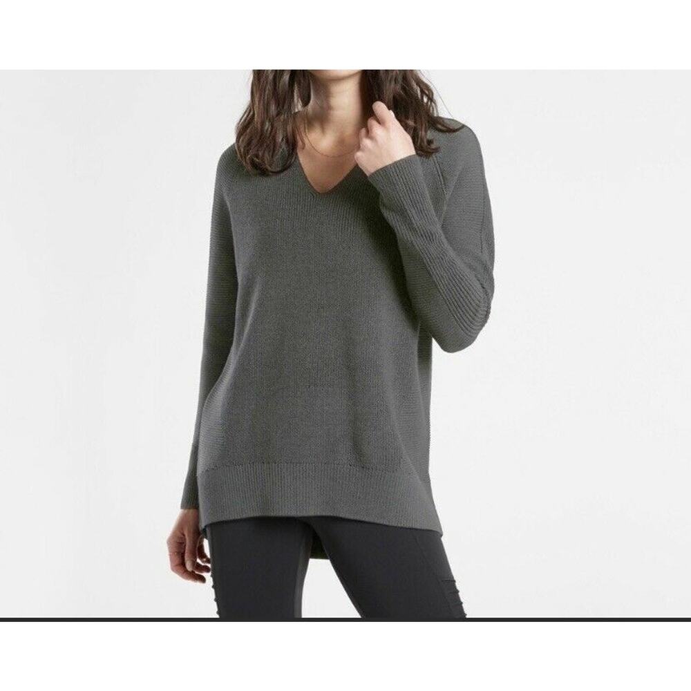 Athleta Hanover Merino Wool Blend V Neck Sweater Size XS CYA Style 78466 Gray